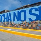 En Cuenca se pintó un mural de  más de 300 metros en memoria de la defensa de Quimsacocha.
