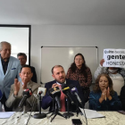 Juan Esteban Guarderas presentó su precandidatura junto a un grupo de ciudadanos.