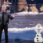 El CEO de NVIDIA, Jensen Huang presentando a Olaf en la NVIDIAGTC.