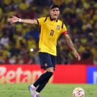 El defensor Piero Hincapié es uno de los centrales fijos en la selección de Ecuador.