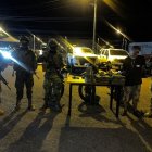 Operativos nocturnos de Fuerzas Armadas y Policía forman parte del control del toque de queda en varias provincias del país.