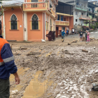 Zaruma registra calles anegadas tras el aluvión, mientras en Portovelo se realizan evacuaciones preventivas por las lluvias
