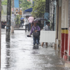Las fuertes precipitaciones dejaron calles anegadas en varias zonas de Guayaquil.