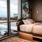 El interior de una de las salas de descanso Wait n' Rest (Esperar y Descansar) este martes, en Miami (EE.UU.).