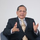 Luis Almeida fue asambleísta por Guayas y concejal de Guayaquil. Abogado especializado en Derecho Constitucional, doctor en Jurisprudencia y magíster en Comunicación y Desarrollo.