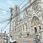 San Juan. La maraña de alambres impide apreciar a la Basílica del Voto Nacional.