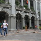 VISTA DE LA FACHADA DEL EDIFICIO DEL CABILDO GUAYAQUILEÑO |
EXTERIORES DEL PALACIO MUNICIPAL... FD: MIGUEL CANALES... 5-05-2021
