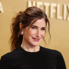 Kathryn Hahn asiste a la 32.ª edición de los Premios Anuales de Actor en el Auditorio Shrine y Expo Hall el 1 de marzo de 2026 en Los Ángeles, California.