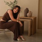 Comparte su vida y recomendaciones de restaurantes con seguidores entre Ecuador y Estados Unidos.