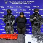 La mujer detenida con los tacos de dinamita.