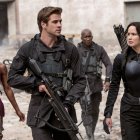 Los Juegos del Hambre es una de las distopías más famosas que actúa como un espejo de la sociedad actual, combinando la crítica a la desigualdad y la manipulación mediática