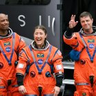 Victor Glove, Christina Koch, y Reid Wiseman; astronautas de la misión