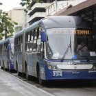 Un bus del sistema de transporte masivo Metrovía está involucrado en el atropellamiento de un hombre, quien falleció, en el centro de Guayaquil.
