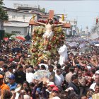 Históricamente, miles de personas han recorrido las calles de Guayaquil en la procesión del Cristo del Consuelo, apoyados por un operativo interinstitucional de seguridad y movilidad.