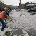 El COE Metropolitano atendió una inundación en la av. Universitaria y San Francisco tras las intensas lluvias.