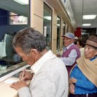 El cobro del bono de Desarrollo Hmano.