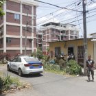 El cuerpo de Jorge Cuesta fue hallado en su vivienda en Sauces 6, al norte de Guayaquil. La Policía no descarta la participación de una segunda persona en el crimen, además de alias Monito.