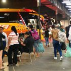 El terminal terrestre Jaime Roldós Aguilera de Guayaquil acoge a diario a decenas de pasajeros.