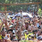 Guayaquil. Feligreses caminaron por la calle A desde tempranas horas de la mañana.