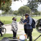 Los puestos de mando buscan reducir el comercio informal y recuperar el orden en espacios públicos.