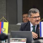 Alí Lozada, juez constitucional, es investigado por la Fiscalía por supuestas inconsistencias en su declaración patrimonial.