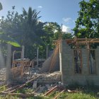 Fotografía que muestra una edificación afectada tras un terremoto en Indonesia este jueves, en la isla de Ternate (Indonesia).