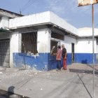 En esta UPC abandonada, en las calles 27 y Cuenca, se registró el ataque con explosivos. Ocurrió en el distrito Portete, en el suroeste de Guayaquil.