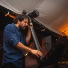 Illescas también participa en ensambles de jazz.