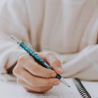 Aquí unos rituales sencillos que puede practicar para despedir el año viejo y dar la bienvenida al nuevo