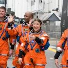 Fotografía cedida por la NASA en la que aparecen los integrantes de la tripulación de la misión Artemis II.