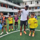 Armando Wila (foto) aporta ritmo y alegría en cada práctica diaria mientras David Valencia enseña técnica y disciplina.