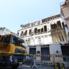 El colapso parcial de la Casa Tola ocurrió del lado de la calle Escobedo. La emergencia no dejó heridos.