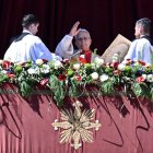 El papa León XIV dio la bendición 'Urbi et Orbi' (a la ciudad y al mundo, en español) en su primera Pascua como pontífice.