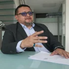 Marco Antonio Núñez, gerente legal de Inycofyi, defiende los trabajos ejecutados por esta empresa en las centrales Salitral y Quevedo.