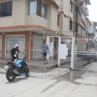 Vecinos de la ciudadela Guayacanes, en el norte de Guayaquil, reportan apagones a diario.