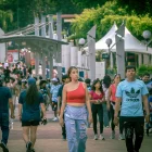 Durante el feriado por Semana Santa en Guayaquil, visitantes recorrieron el Malecón 2000.