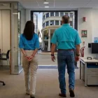 Imagen elaborada con inteligencia artificial (Gemini) para graficar esta historia sobre Marcela Aguiñaga y Carlos Serrano.