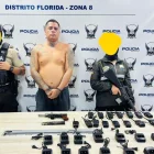 Policía halló armas y radios usados por Los Lagartos en redada en Nueva Prosperina.