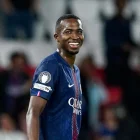 Willian Pacho ecuatoriano jugador del PSG.