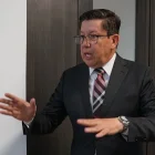 Rafael Oyarte es doctor en Jurisprudencia y Magíster en Derecho Público con mención en Derecho Constitucional. También es especialista Superior en Derecho Administrativo.