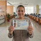 Referencial. El Registro Civil presentó la nueva cédula ecuatoriana, que incorpora hologramas y elementos de seguridad reforzados.