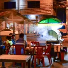 Negocios de comida funcionan por las tardes y noches en la ciudadela Panorama, en Durán.