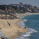 Se observa una sección de arena en la playa de Montgat, al norte de Barcelona, ​​el 26 de febrero de 2026.