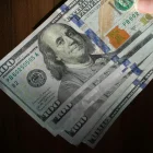 El pago de los feriados se realiza con el 100% del recargo.