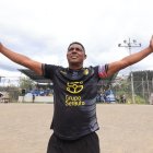 En una intensa final de la categoría máster, Manosalvas, con Chalá (c), derrotó 3-2 a Estrella Roja.