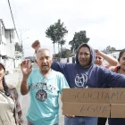 Tensión. La escasez de agua en Tumbaco obliga a familias a adaptar rutinas y enfrentar gastos adicionales para garantizar el consumo diario básico.