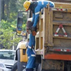 El Municipio de Guayaquil utiliza volquetas en tareas como la recolección de desechos.