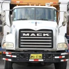 Volqueta del Municipio de Guayaquil ingresada a un predio privado, donde se habrían extraído combustible y almacenado bienes públicos.