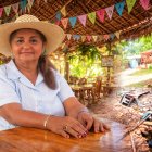 Gloria Chávez, ejemplo de resiliencia, reconstruyó su vida tras el 16A y hoy lidera el reconocido restaurante Valentina Colibrí en Jama
