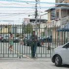 En vías peatonales donde se coloquen rejas habrá que instalar dos contenedores para desechos sólidos no peligrosos comunes y residuos sólidos no peligrosos de material recuperable, en caso de aprobarse la reforma a la ordenanza.